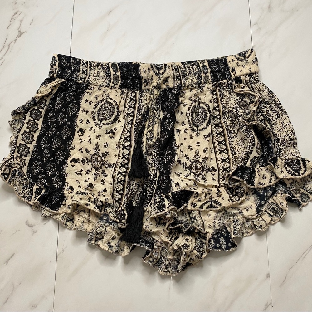 Altard state flowy shorts